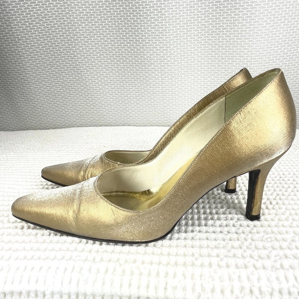 STUART WEITZMAN gold shimmer metallic silk heels -SZ 6